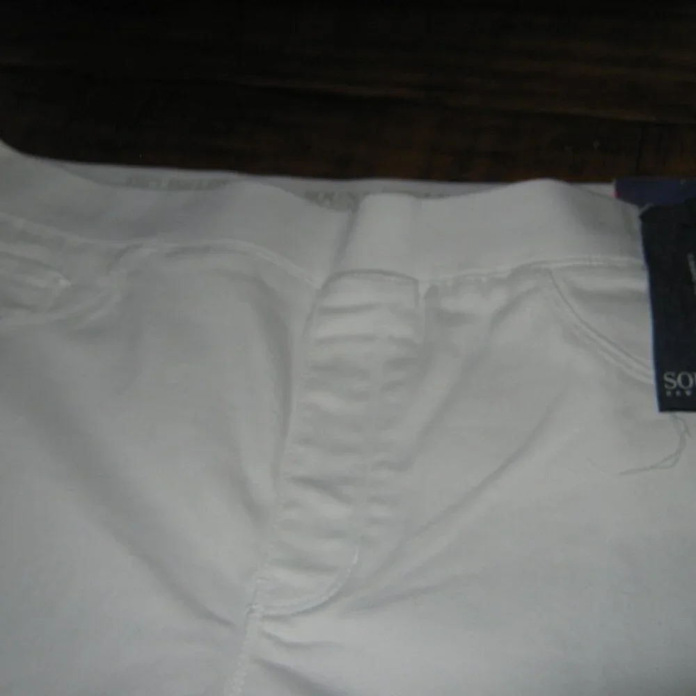 NEW SoundStyle Skimmer White Capris - Size L (12-14) - Picture 9 of 9